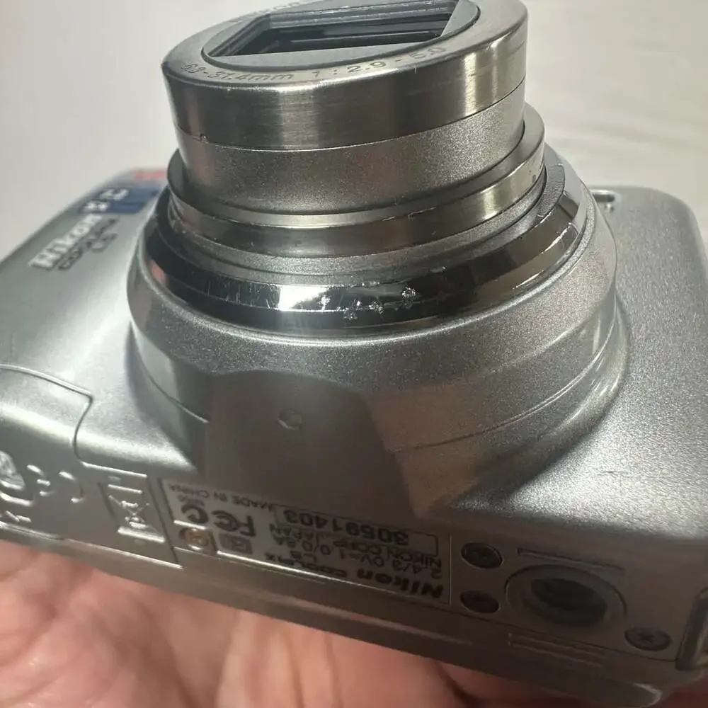 Nikon Coolpix L5 Silver 7.2MP 5X Optical Zoom Digital Camera VR Y2K with Box